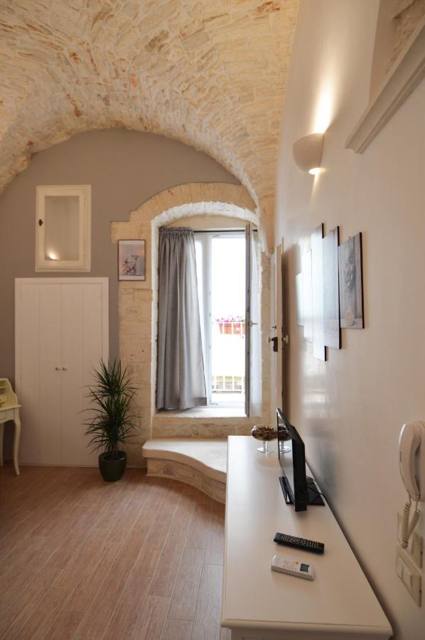 Corridoio con finestra ad arco